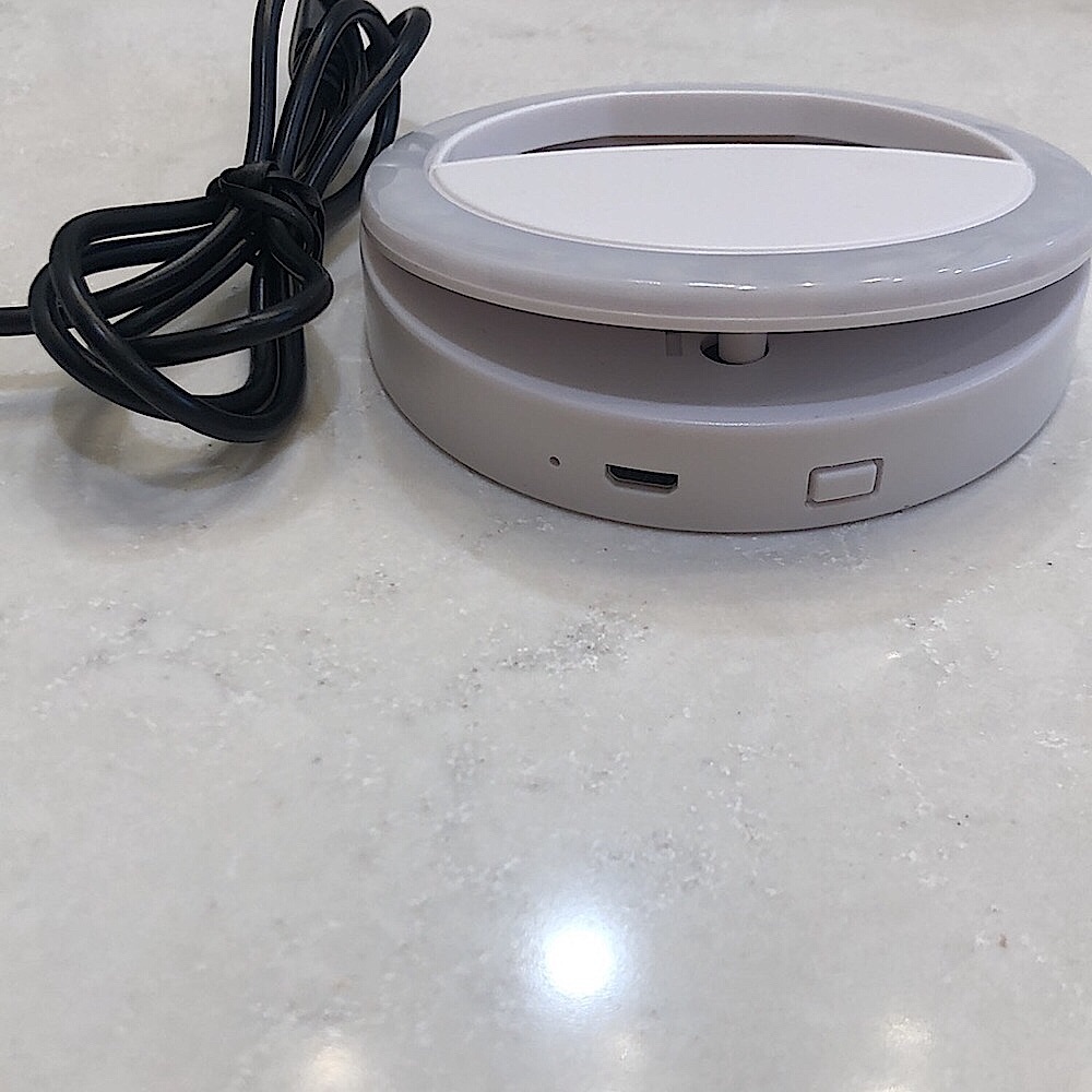 BRAND NEW Self light (attaches to top of phone) ! - Picture 4 of 4